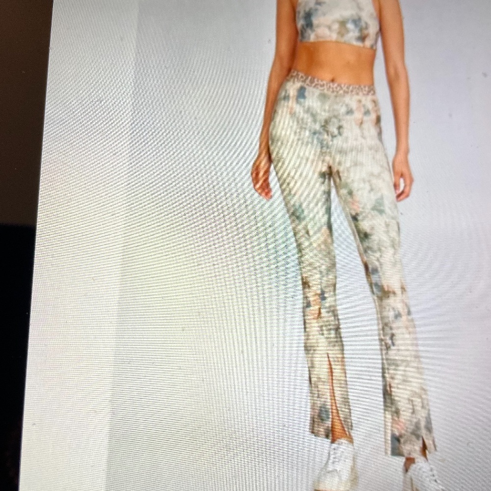 Exquisite Leggings very unusual